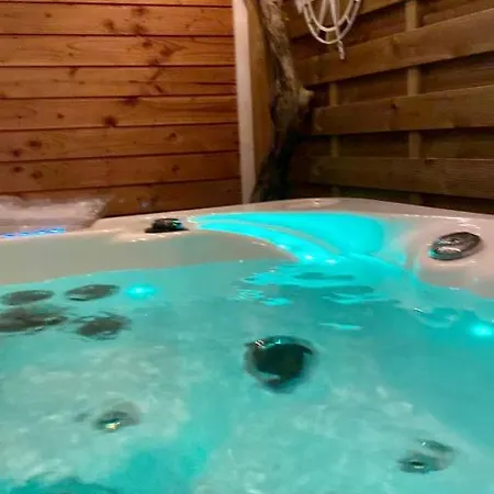Zirkuswagen Mit Outdoor Whirlpool Und Garten Petershagen-Eggersdorf Экстерьер фото