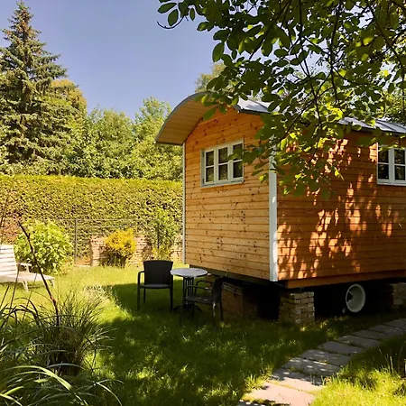 Zirkuswagen Mit Outdoor Whirlpool Und Garten Petershagen-Eggersdorf Экстерьер фото