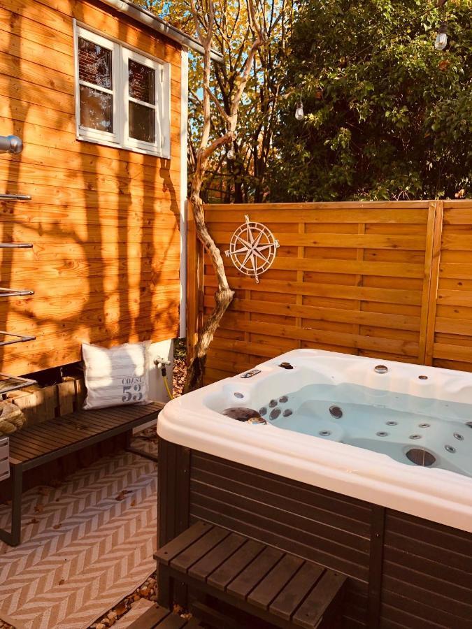 Zirkuswagen Mit Outdoor Whirlpool Und Garten Petershagen-Eggersdorf
