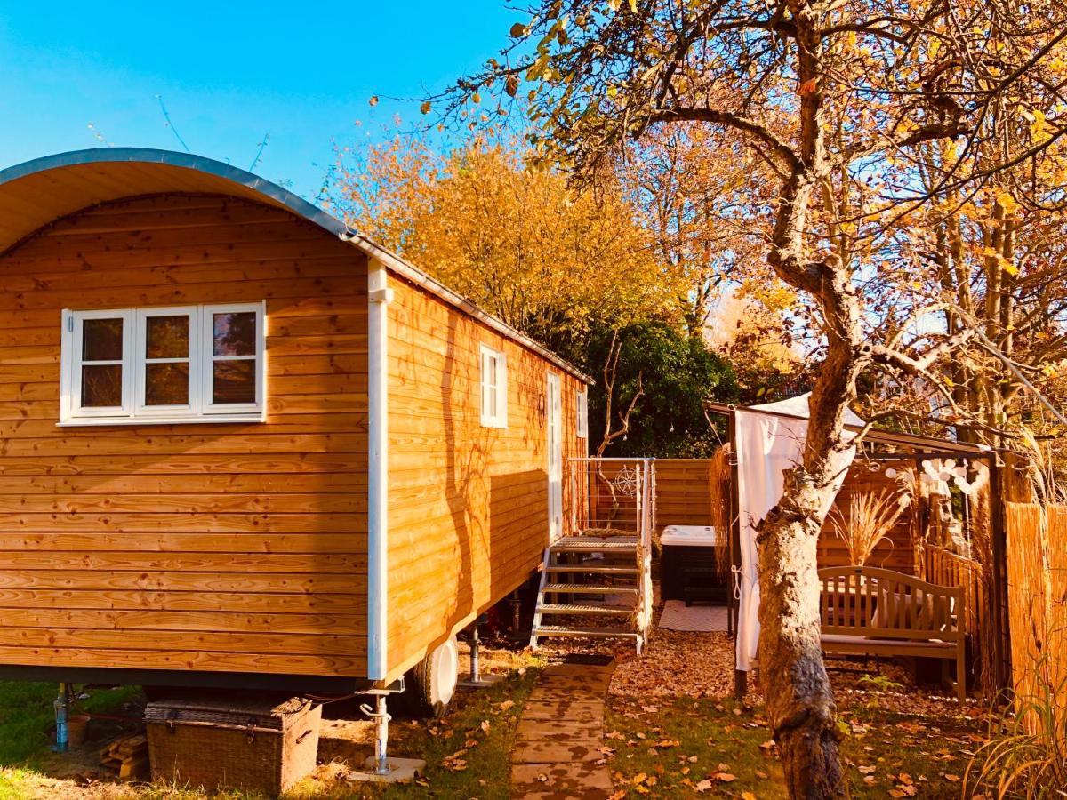 Zirkuswagen Mit Outdoor Whirlpool Und Garten Ferienhaus